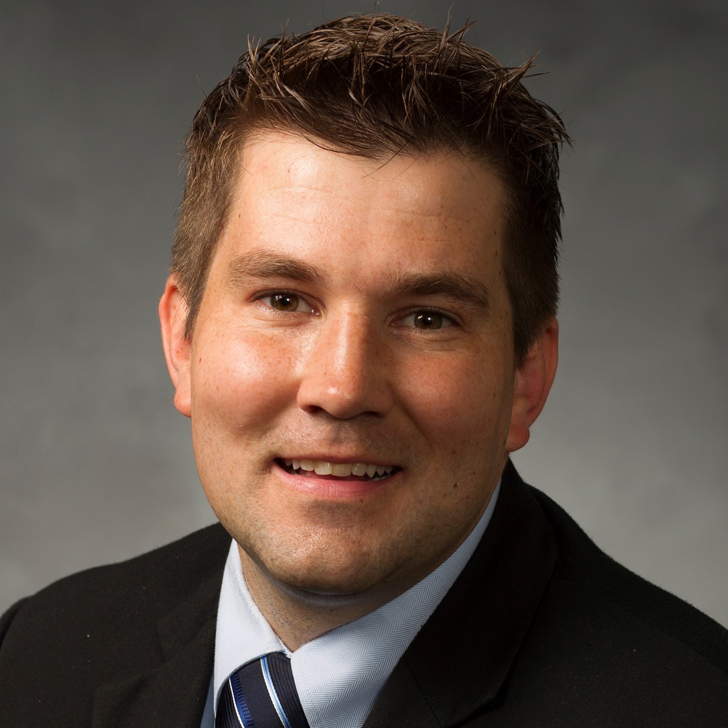 Headshot of Dr. Matthew Memmott